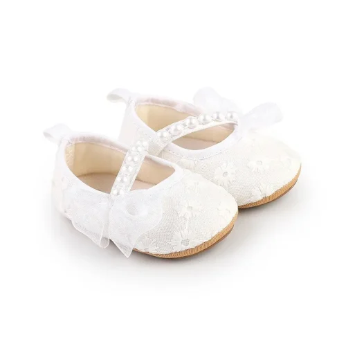 Infant baby girls white pre-walker crib shoes