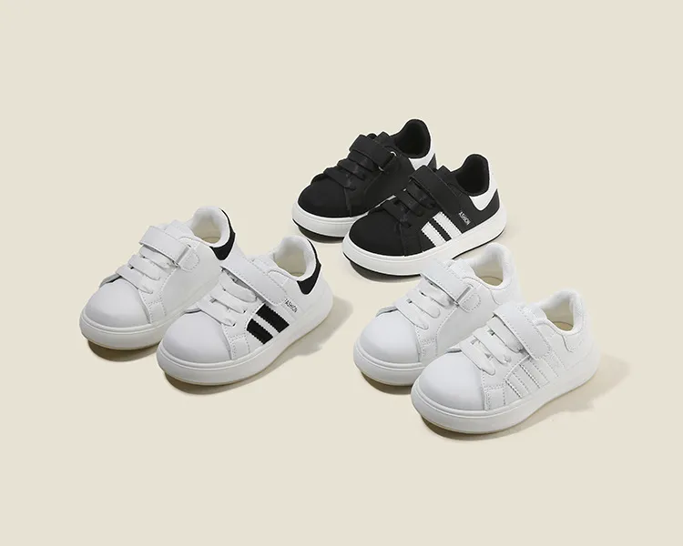 Toddler classic athletic sneakers