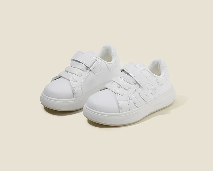 Toddler classic athletic sneakers