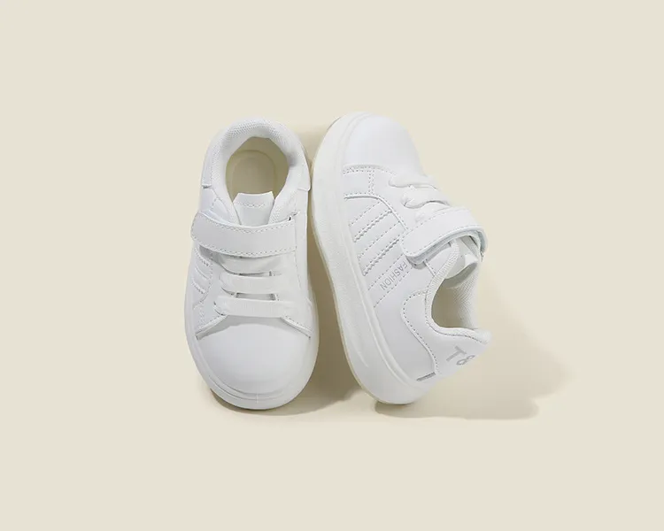 Toddler classic athletic sneakers